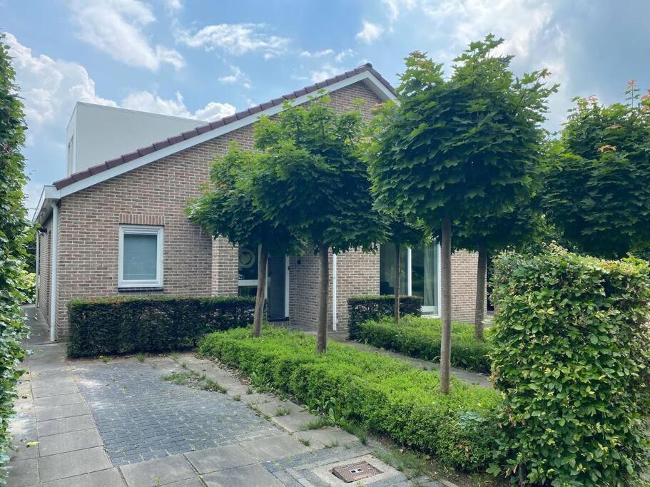 Big Family Villa 12P Big Garden With Bathtub And Jacuzzi Zeewolde Exterior photo